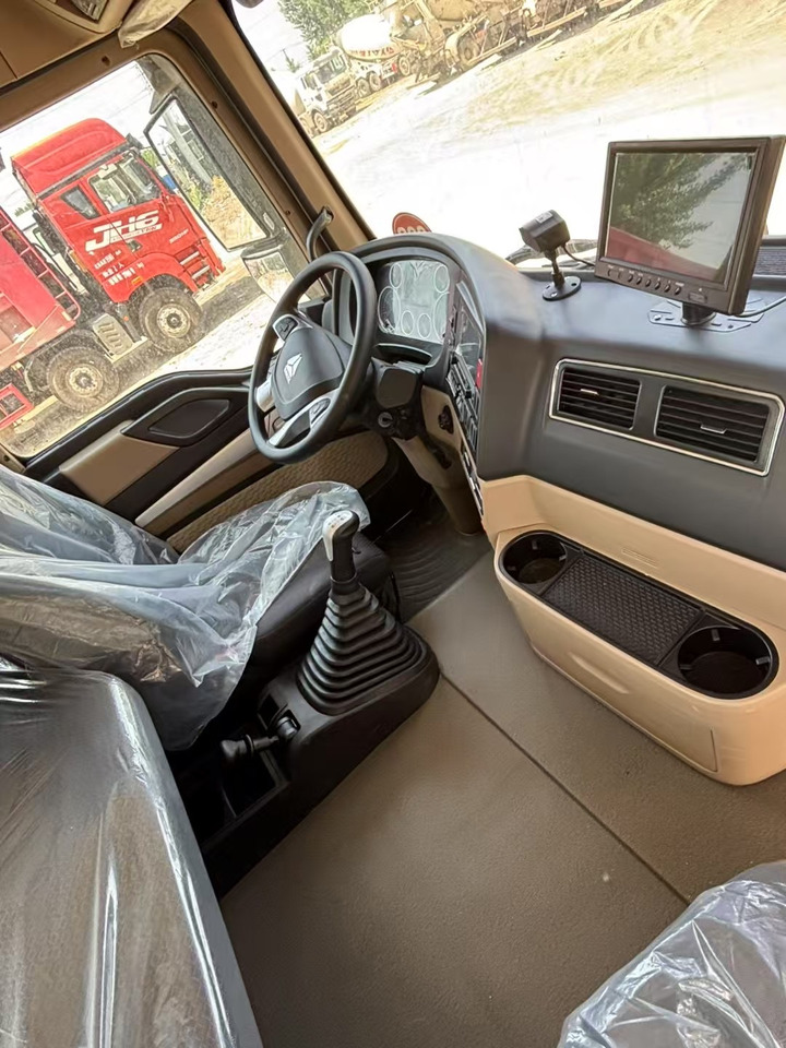 Camion malaxeur neuf HOWO: photos 6
