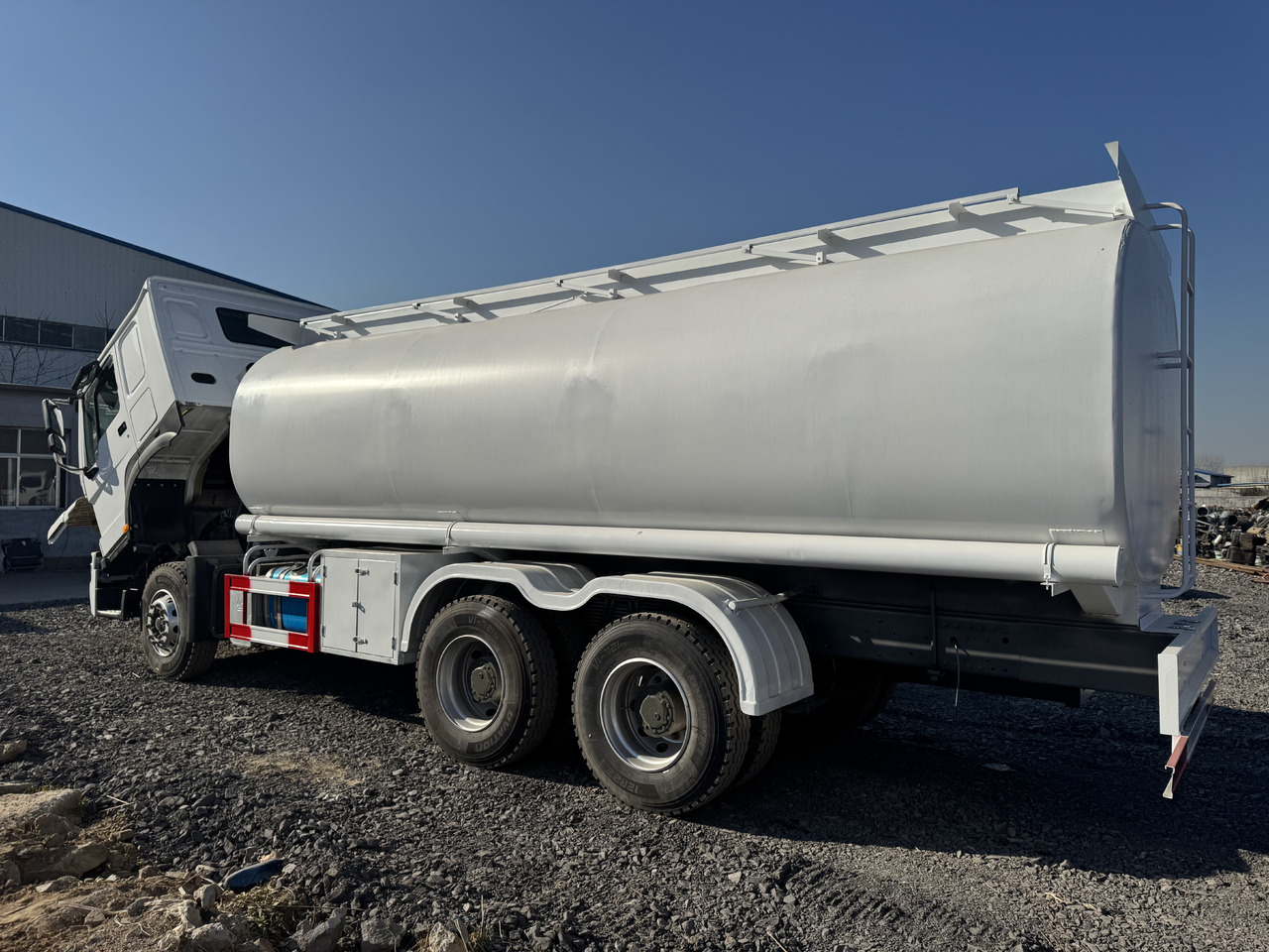 HOWO  - Camion citerne: photos 2 HOWO  - Camion citerne: photos 2