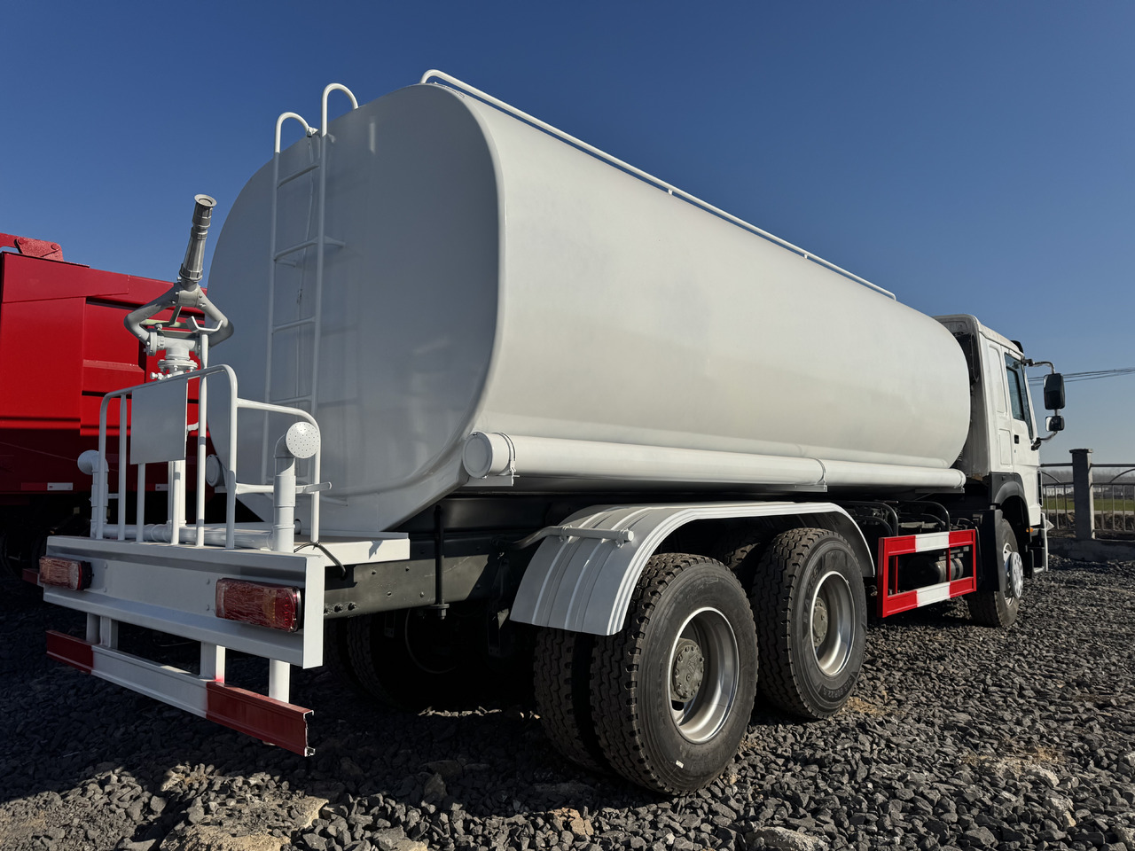 HOWO  - Camion citerne: photos 3 HOWO  - Camion citerne: photos 3