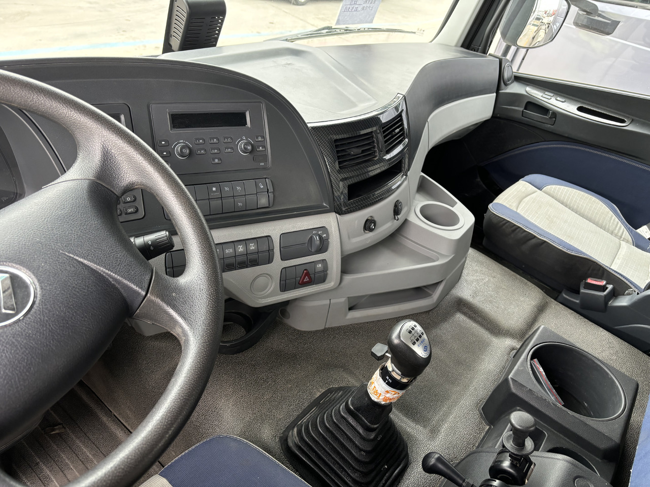 AUMAN GTL - Tracteur routier: photos 3 AUMAN GTL - Tracteur routier: photos 3