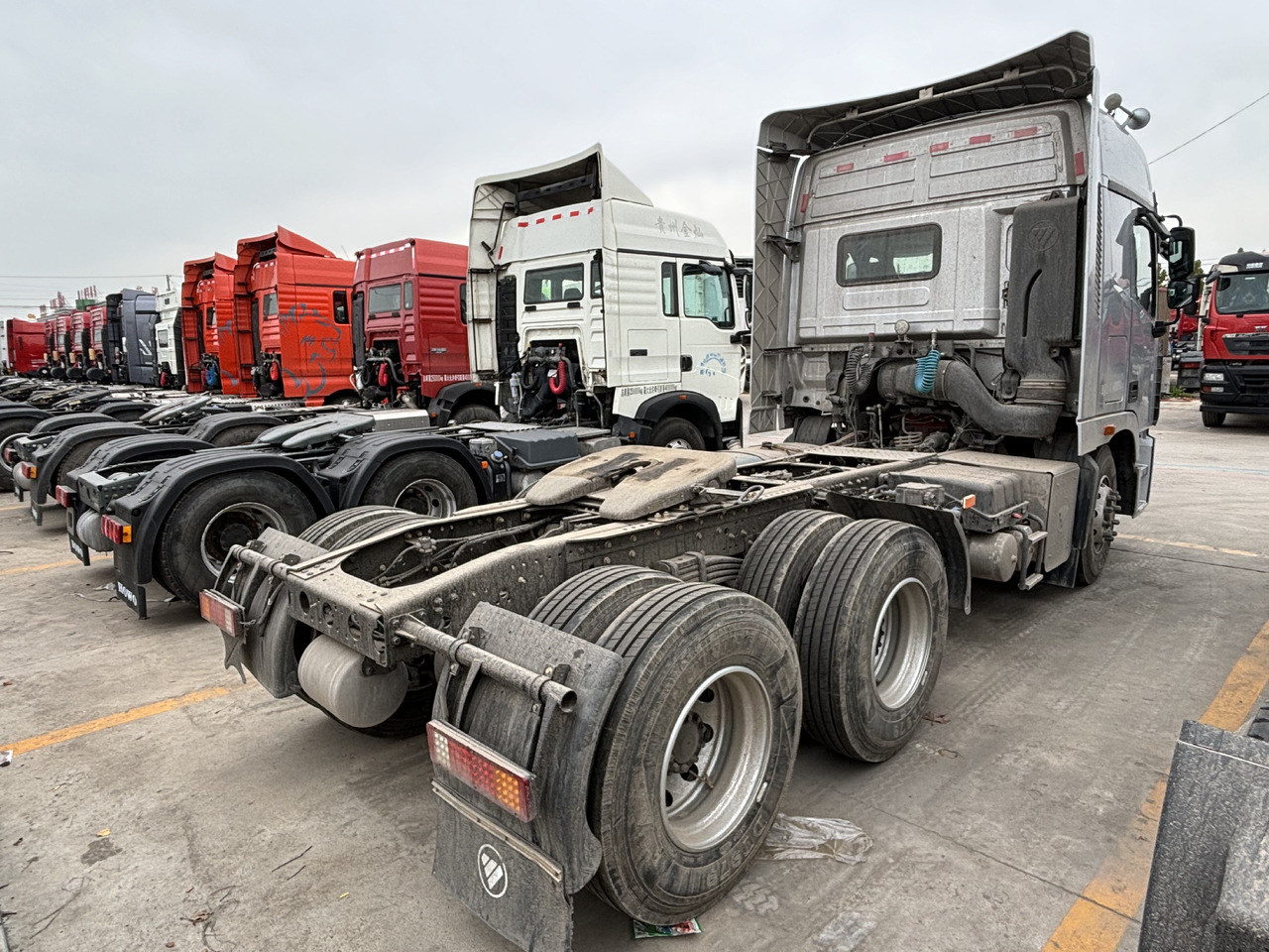 AUMAN GTL - Tracteur routier: photos 4 AUMAN GTL - Tracteur routier: photos 4