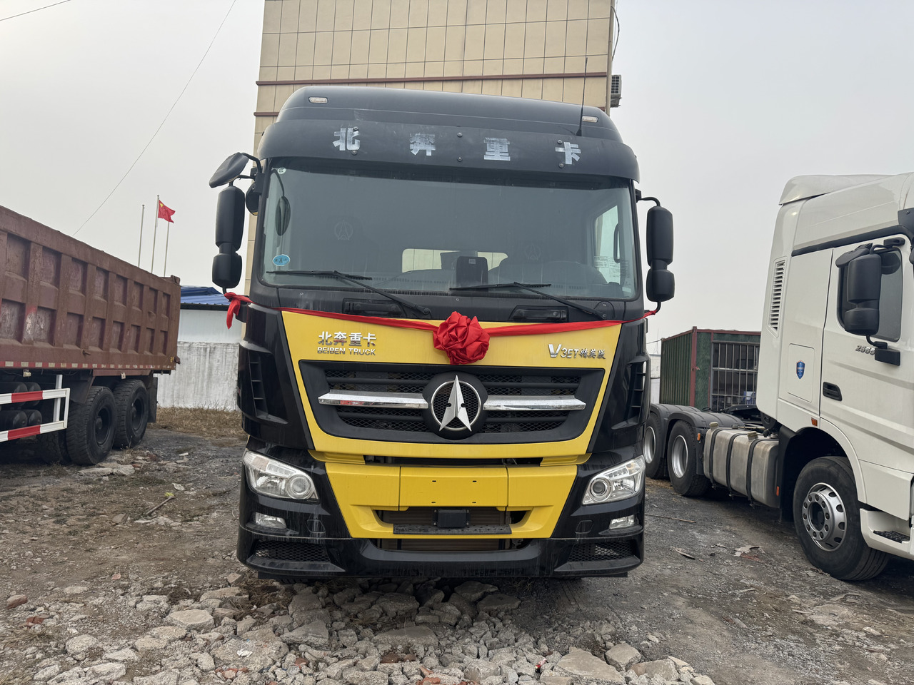 BEIBEN V3ET - Tracteur routier: photos 5 BEIBEN V3ET - Tracteur routier: photos 5