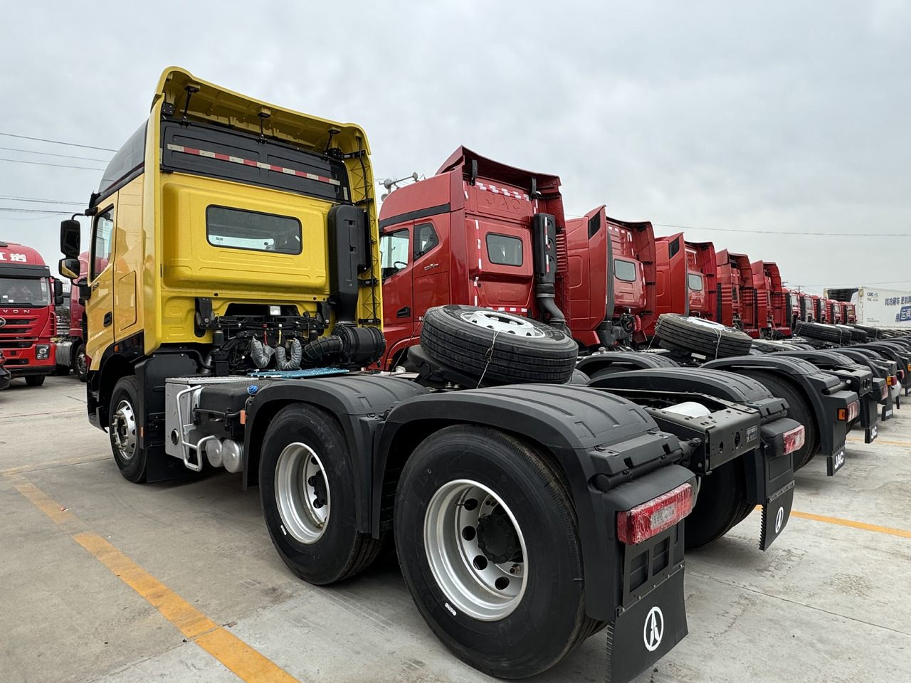 BENCHI - Tracteur routier: photos 4 BENCHI - Tracteur routier: photos 4