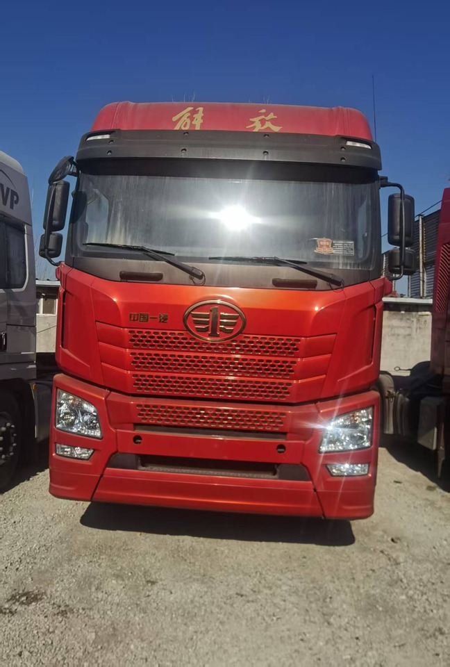 FAW - Tracteur routier: photos 1 FAW - Tracteur routier: photos 1