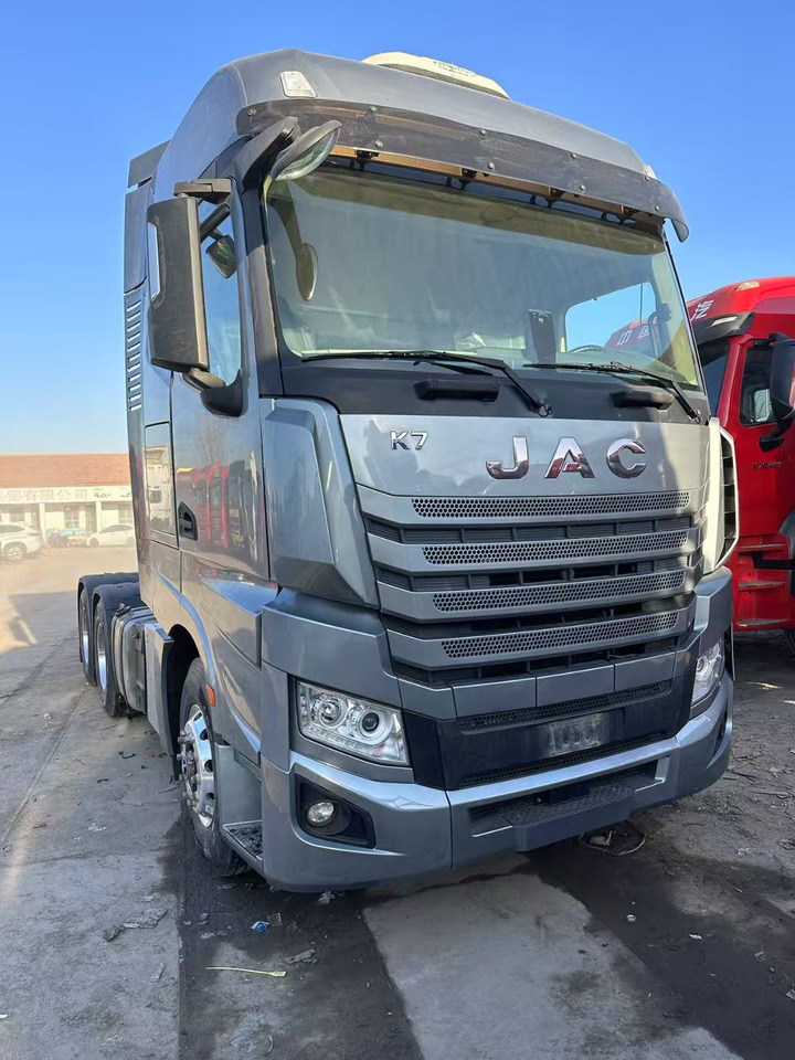 JAC K7 - Tracteur routier: photos 2 JAC K7 - Tracteur routier: photos 2