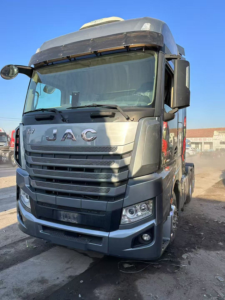 JAC K7 - Tracteur routier: photos 1 JAC K7 - Tracteur routier: photos 1