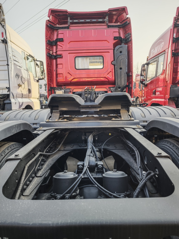 SHACMAN X5000 - Tracteur routier: photos 4 SHACMAN X5000 - Tracteur routier: photos 4