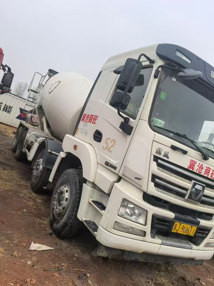 XUGONG  - Camion malaxeur: photos 5 XUGONG  - Camion malaxeur: photos 5