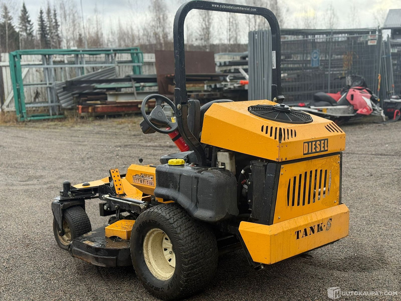 Cub Cadet 6032 TANK suurteholeikkuri Dieselmoottorilla!, Jyväskylä - Autre matériel: photos 5 Cub Cadet 6032 TANK suurteholeikkuri Dieselmoottorilla!, Jyväskylä - Autre matériel: photos 5