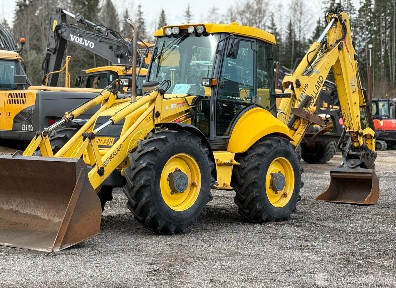New Holland LB115 4PS, Traktorikaivuri, 7900h, 2001, Lahti - Engins de chantier: photos 2 New Holland LB115 4PS, Traktorikaivuri, 7900h, 2001, Lahti - Engins de chantier: photos 2
