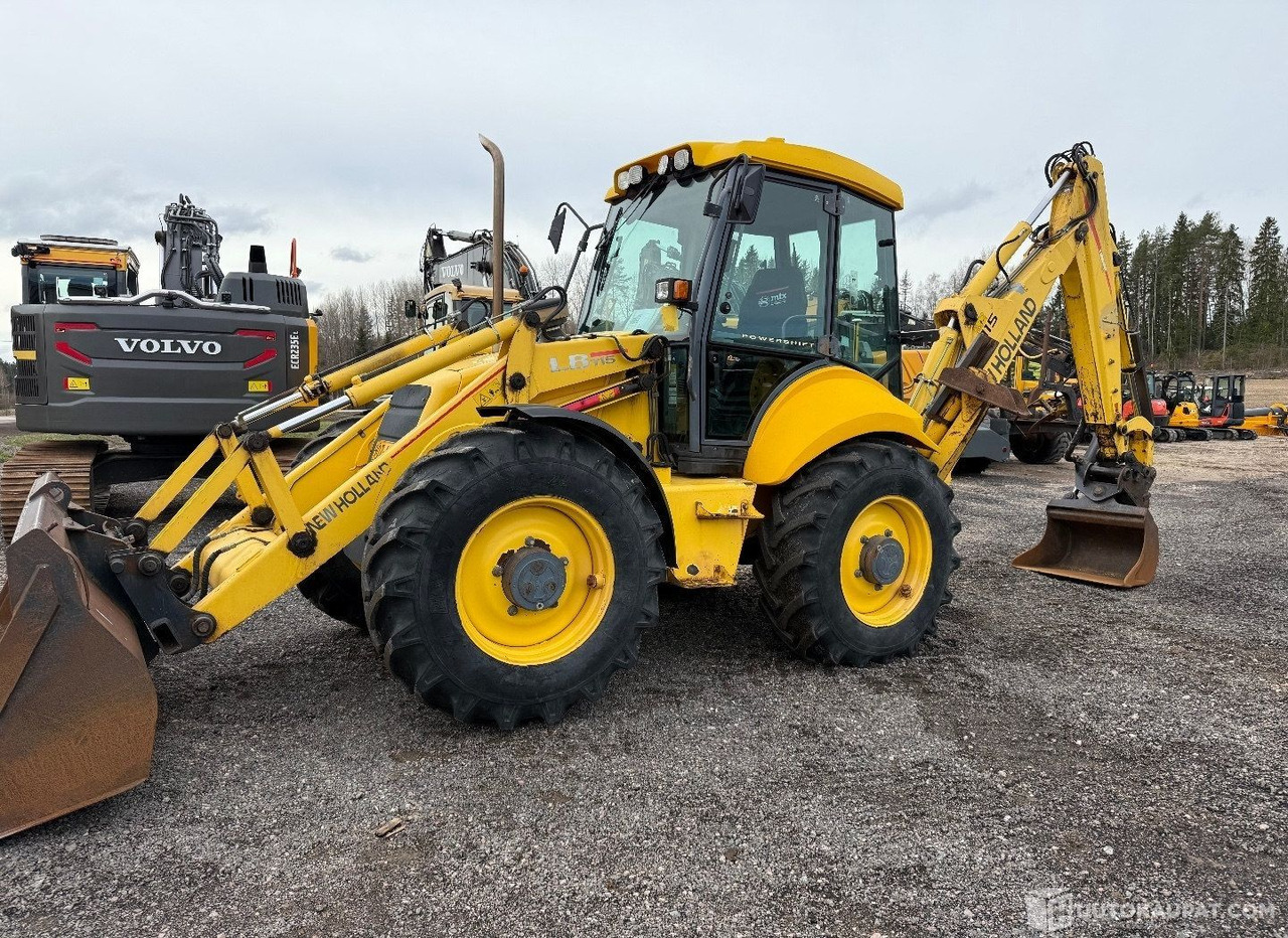 New Holland LB115 4PS, Traktorikaivuri, 7900h, 2001, Lahti - Engins de chantier: photos 1 New Holland LB115 4PS, Traktorikaivuri, 7900h, 2001, Lahti - Engins de chantier: photos 1