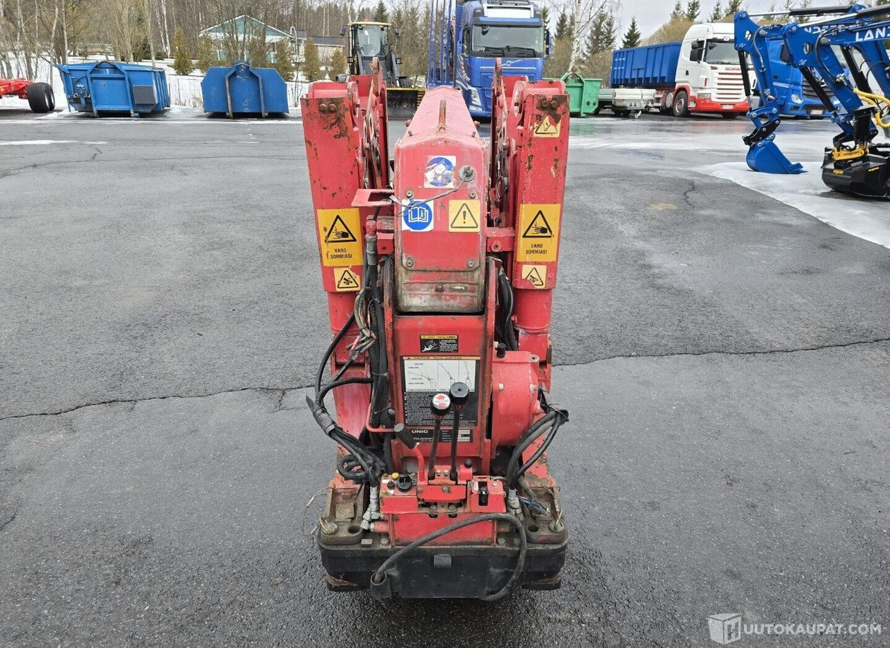UNIC URW 095 CR, 2004, Bensiini, 2 150 h, Seinäjoki - Engins de chantier: photos 5 UNIC URW 095 CR, 2004, Bensiini, 2 150 h, Seinäjoki - Engins de chantier: photos 5