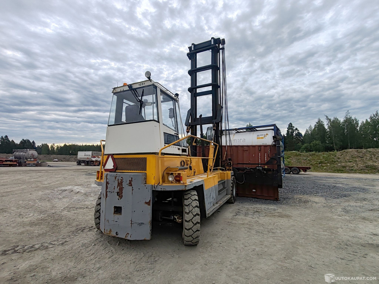 Valmet TD5ECR kontinkäsittelytrukki, 1993, Huittinen - Engins de chantier: photos 4 Valmet TD5ECR kontinkäsittelytrukki, 1993, Huittinen - Engins de chantier: photos 4