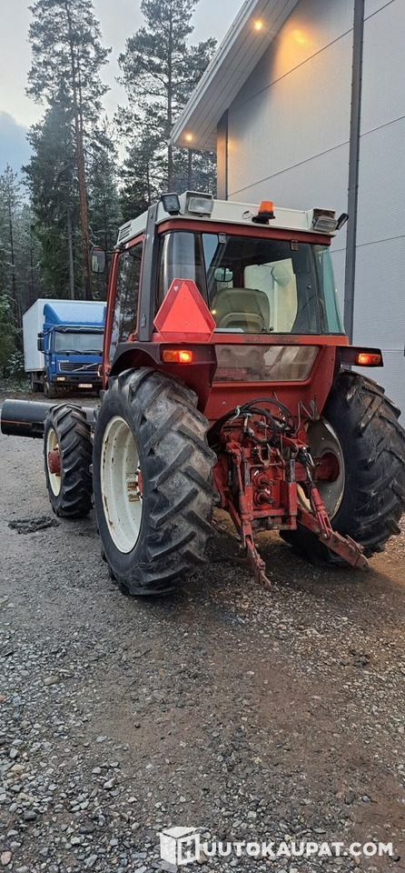 International 585XL, 1985, Diesel, 6 147 h Traktori, Kruunupyy - Tracteur agricole: photos 4 International 585XL, 1985, Diesel, 6 147 h Traktori, Kruunupyy - Tracteur agricole: photos 4