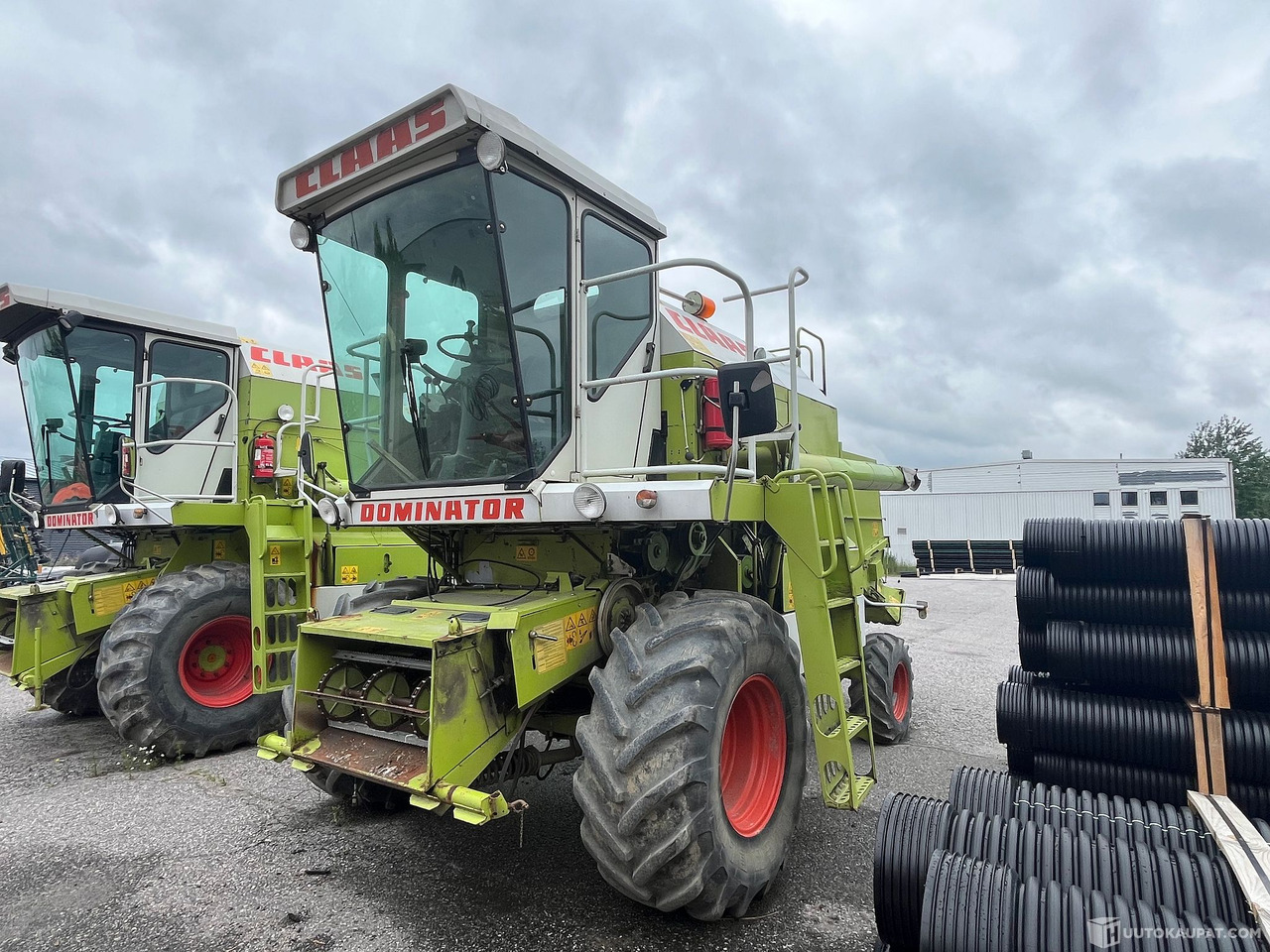 Claas Dominator 58S, leikkuupuimuri 3,6 metrin pöydällä, Okraspecial, 1996, Salo - Machine agricole: photos 2 Claas Dominator 58S, leikkuupuimuri 3,6 metrin pöydällä, Okraspecial, 1996, Salo - Machine agricole: photos 2
