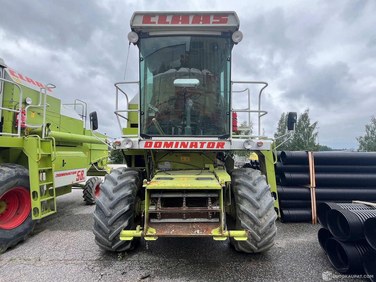 Claas Dominator 58S, leikkuupuimuri 3,6 metrin pöydällä, Okraspecial, 1996, Salo - Machine agricole: photos 3 Claas Dominator 58S, leikkuupuimuri 3,6 metrin pöydällä, Okraspecial, 1996, Salo - Machine agricole: photos 3