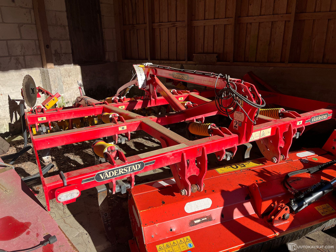 Väderstad Cultus CS 300, kultivaattori varpajyrällä, loistokunnossa, 2017, Salo - Machine agricole: photos 1 Väderstad Cultus CS 300, kultivaattori varpajyrällä, loistokunnossa, 2017, Salo - Machine agricole: photos 1
