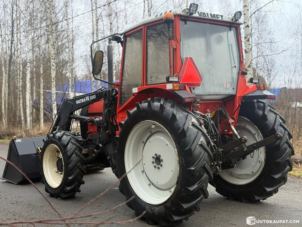 Valmet 604, 4x4 with front loader, 1985 — Well equipped!!, Jyväskylä - Tracteur agricole: photos 4 Valmet 604, 4x4 with front loader, 1985 — Well equipped!!, Jyväskylä - Tracteur agricole: photos 4
