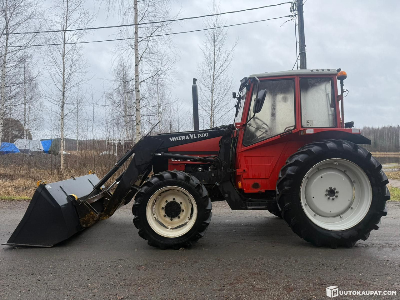 Valmet 604, 4x4 with front loader, 1985 — Well equipped!!, Jyväskylä - Tracteur agricole: photos 2 Valmet 604, 4x4 with front loader, 1985 — Well equipped!!, Jyväskylä - Tracteur agricole: photos 2