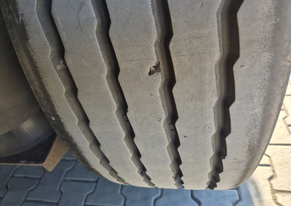 Krone BDE STANDARD PODNOSZONY DACH / z Niemiec PONADGABARYTY POSZERZANA OPONY 80% - Semi-remorque rideaux coulissants: photos 4 Krone BDE STANDARD PODNOSZONY DACH / z Niemiec PONADGABARYTY POSZERZANA OPONY 80% - Semi-remorque rideaux coulissants: photos 4