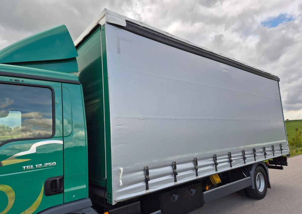 MAN TGL 12.250 6.2m AUTOMAT KLIMA z Niemiec ESP nowe opony EURO 6 / 4.75 rozstaw / zawiesie na wózek widłowy / TOP STAN / okazja nauka jazdy MOŻLIWOŚĆ DOSTOSOWANIA 12t - Camion à rideaux coulissants: photos 4 MAN TGL 12.250 6.2m AUTOMAT KLIMA z Niemiec ESP nowe opony EURO 6 / 4.75 rozstaw / zawiesie na wózek widłowy / TOP STAN / okazja nauka jazdy MOŻLIWOŚĆ DOSTOSOWANIA 12t - Camion à rideaux coulissants: photos 4
