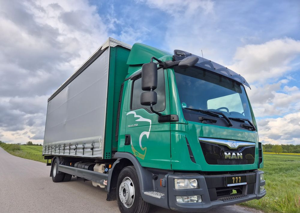 MAN TGL 12.250 6.2m AUTOMAT KLIMA z Niemiec ESP nowe opony EURO 6 / 4.75 rozstaw / zawiesie na wózek widłowy / TOP STAN / okazja nauka jazdy MOŻLIWOŚĆ DOSTOSOWANIA 12t - Camion à rideaux coulissants: photos 1 MAN TGL 12.250 6.2m AUTOMAT KLIMA z Niemiec ESP nowe opony EURO 6 / 4.75 rozstaw / zawiesie na wózek widłowy / TOP STAN / okazja nauka jazdy MOŻLIWOŚĆ DOSTOSOWANIA 12t - Camion à rideaux coulissants: photos 1