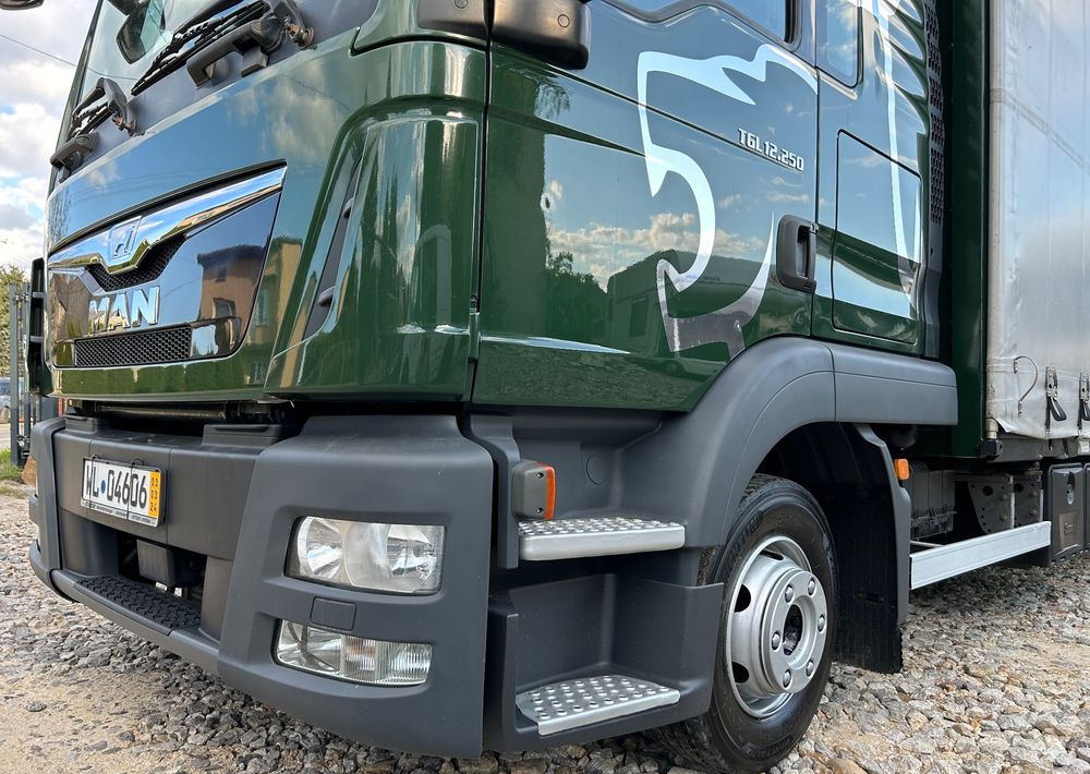 MAN TGL 12.250 GLOB UNIKAT z Niemiec BDF firanka / AUTOMAT HAK / EURO 6 / BDF 7.40 wysoki / MICHELIN 80% - Camion à rideaux coulissants: photos 3 MAN TGL 12.250 GLOB UNIKAT z Niemiec BDF firanka / AUTOMAT HAK / EURO 6 / BDF 7.40 wysoki / MICHELIN 80% - Camion à rideaux coulissants: photos 3