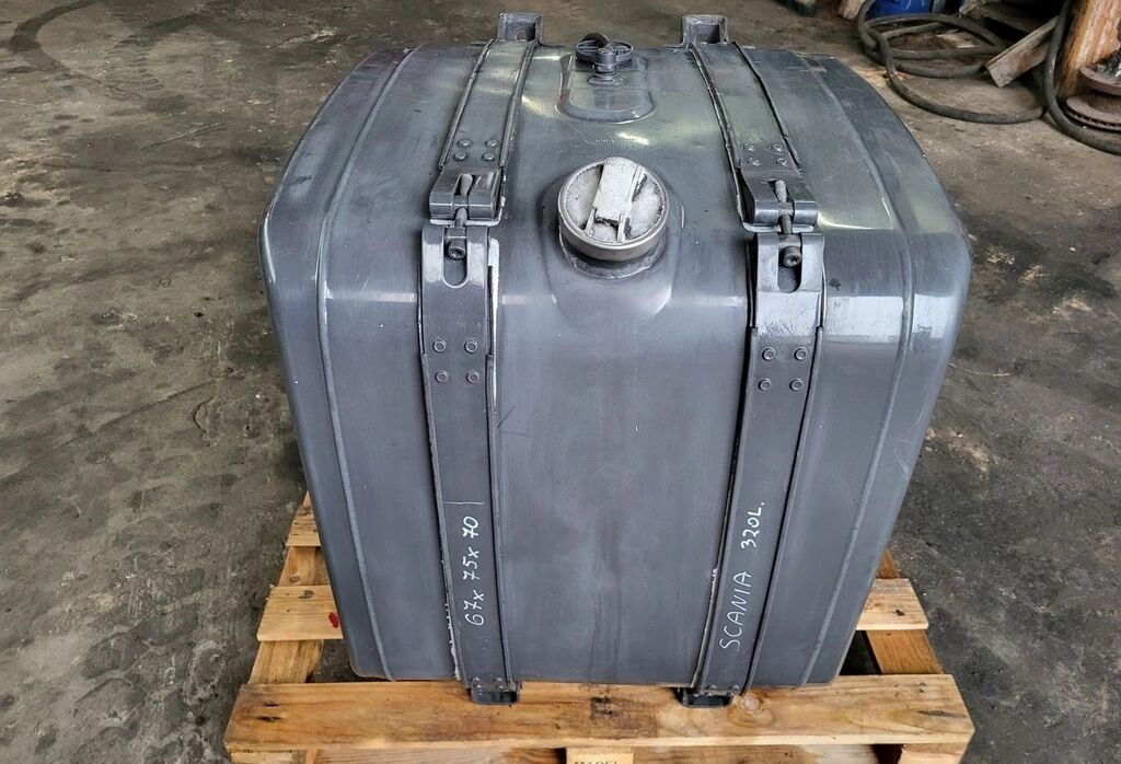 Scania 320L 1888934 Scania 320L 1888934 truck - Réservoir de carburant pour Camion: photos 4 Scania 320L 1888934 Scania 320L 1888934 truck - Réservoir de carburant pour Camion: photos 4