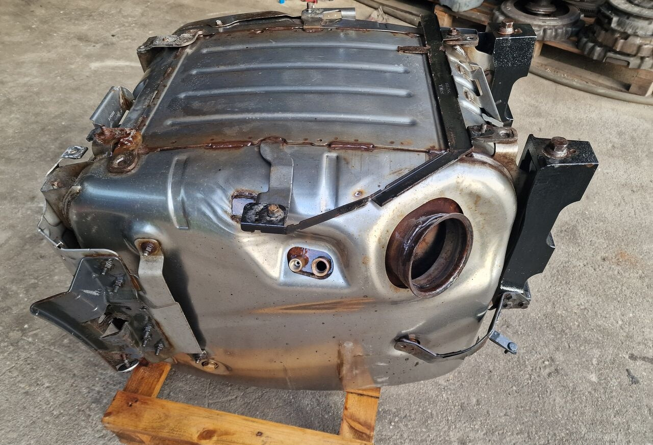 Scania Katalizator DPF R XPI Euro 6 DC13 2164453 2158333 Scania R XPI 410 Euro 6 DC13 2164453 2158333 truck - Silencieux pour Camion: photos 1 Scania Katalizator DPF R XPI Euro 6 DC13 2164453 2158333 Scania R XPI 410 Euro 6 DC13 2164453 2158333 truck - Silencieux pour Camion: photos 1