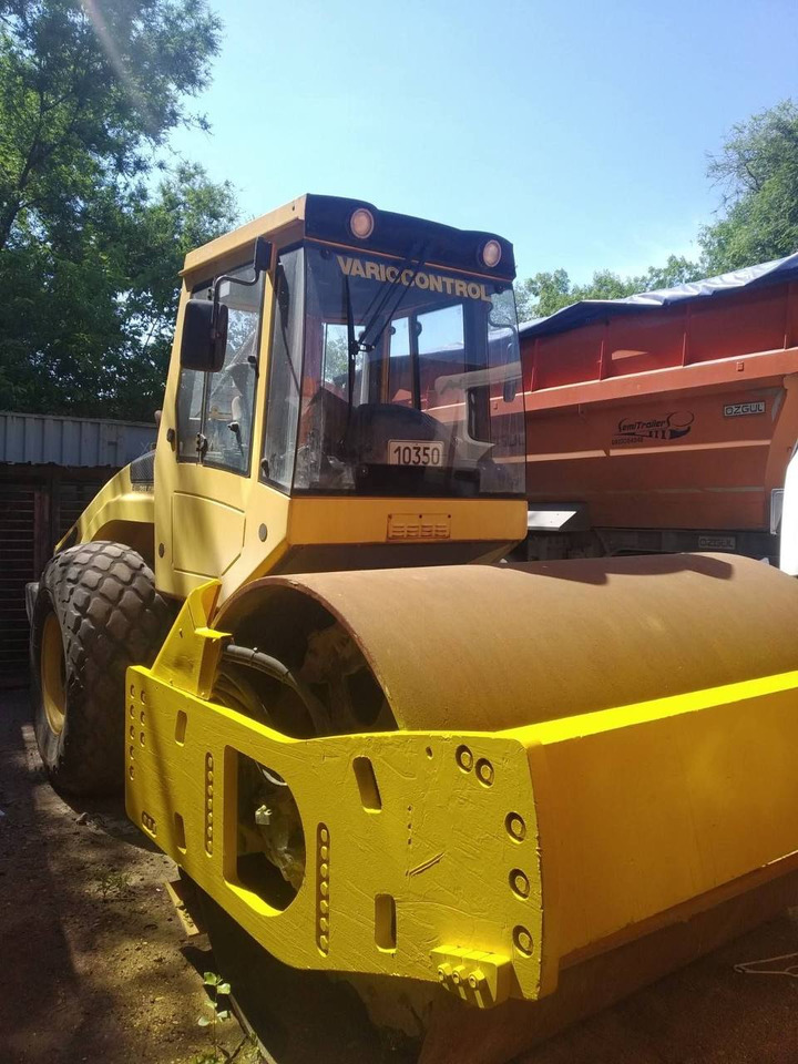 BOMAG BW 216 DH-4 - Compacteur à pieds de mouton/ Monocylindre: photos 2 BOMAG BW 216 DH-4 - Compacteur à pieds de mouton/ Monocylindre: photos 2