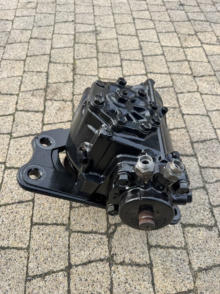 Ford F-Max 500 - Colonne de direction: photos 2 Ford F-Max 500 - Colonne de direction: photos 2