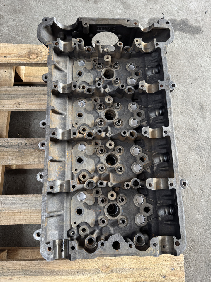 Mercedes Atego III - Culasse pour Camion: photos 2 Mercedes Atego III - Culasse pour Camion: photos 2