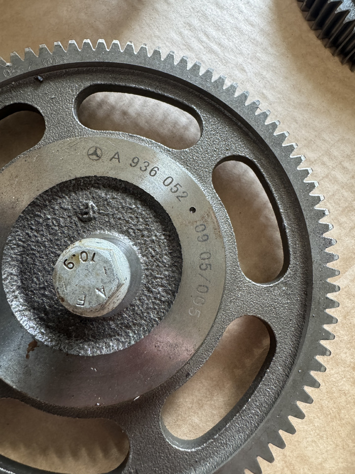 Mercedes-Benz Atego III E6 OM934LA Mercedes-Benz Atego III E6 - Arbre à cames pour Camion: photos 5 Mercedes-Benz Atego III E6 OM934LA Mercedes-Benz Atego III E6 - Arbre à cames pour Camion: photos 5