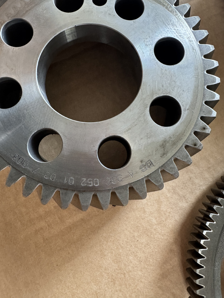 Mercedes-Benz Atego III E6 OM934LA Mercedes-Benz Atego III E6 - Arbre à cames pour Camion: photos 4 Mercedes-Benz Atego III E6 OM934LA Mercedes-Benz Atego III E6 - Arbre à cames pour Camion: photos 4