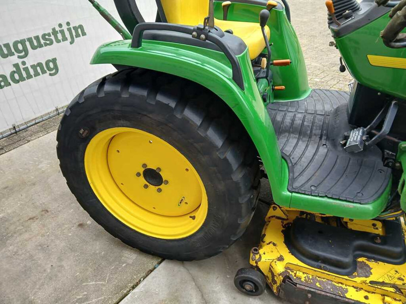 John Deere 4400 - Tracteur agricole: photos 2 John Deere 4400 - Tracteur agricole: photos 2