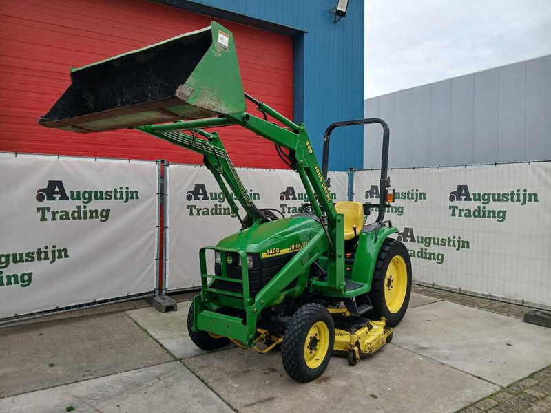John Deere 4400 - Tracteur agricole: photos 1 John Deere 4400 - Tracteur agricole: photos 1