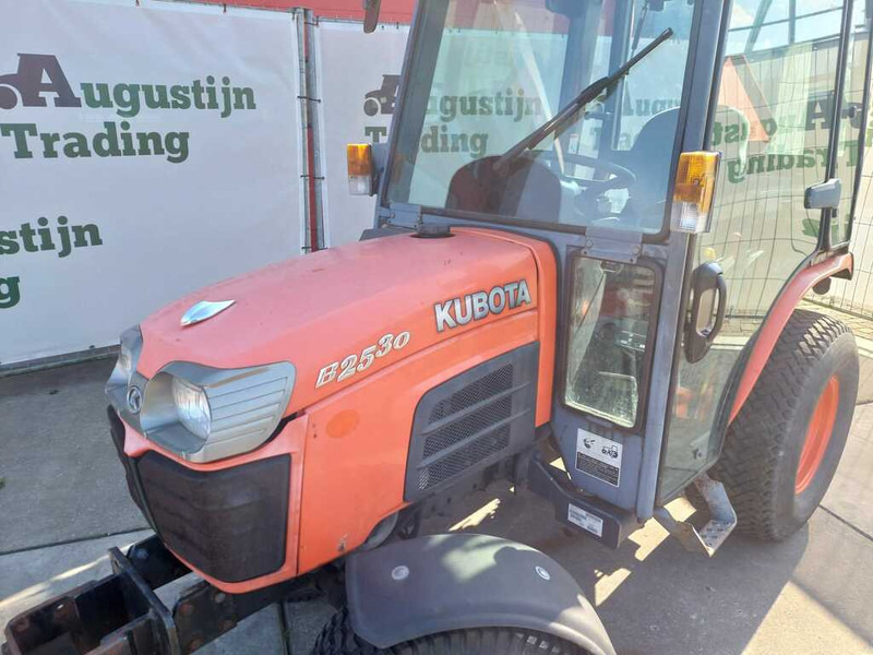 Kubota B2530 - Micro tracteur: photos 4 Kubota B2530 - Micro tracteur: photos 4