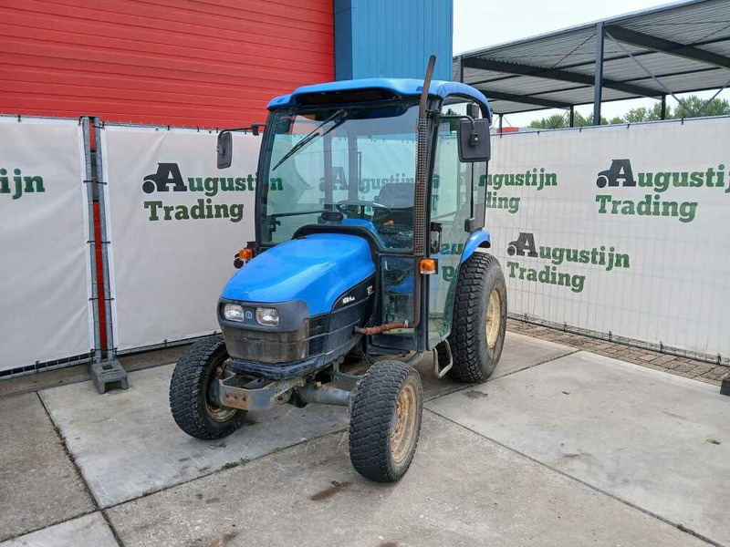 New Holland TC 27 - Tracteur agricole: photos 4 New Holland TC 27 - Tracteur agricole: photos 4
