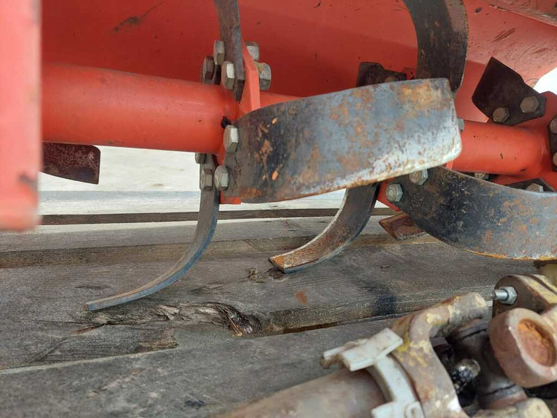 Sicma SA 105 - Outils du sol: photos 5 Sicma SA 105 - Outils du sol: photos 5