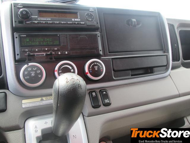 FUSO 7C15 - Fourgon grand volume: photos 2 FUSO 7C15 - Fourgon grand volume: photos 2