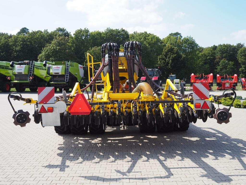 Bednar OMEGA OO 4000L - Combiné de semis: photos 3 Bednar OMEGA OO 4000L - Combiné de semis: photos 3
