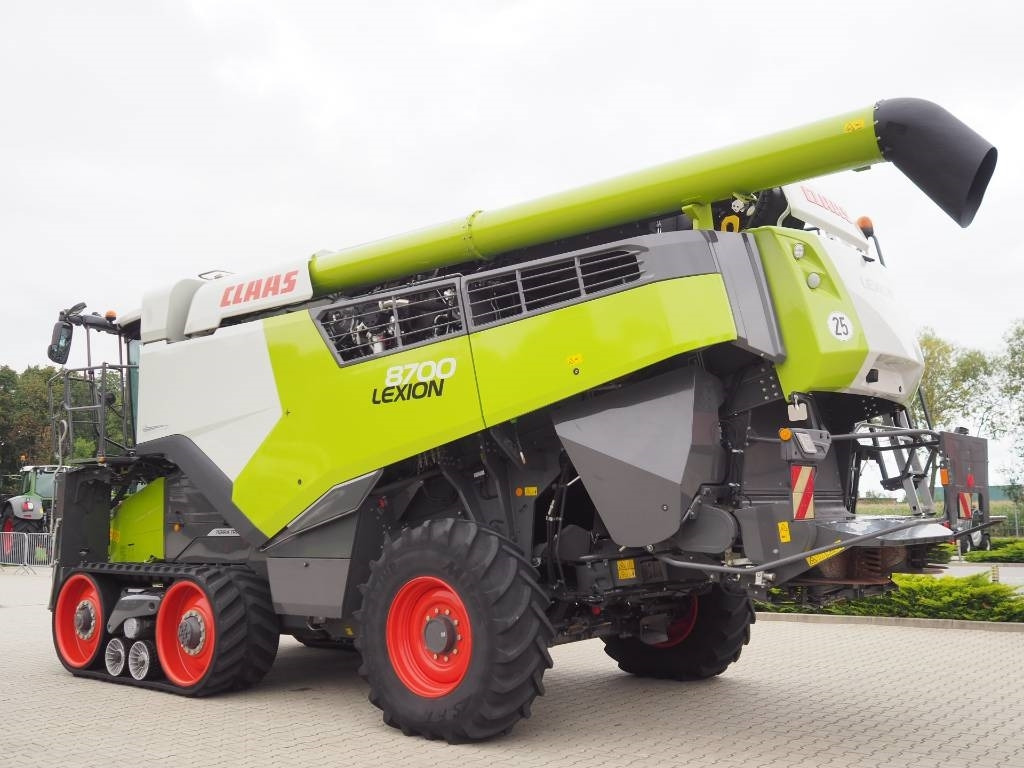 Claas Lexion 8700TT + V1080 - Moissonneuse-batteuse: photos 2 Claas Lexion 8700TT + V1080 - Moissonneuse-batteuse: photos 2