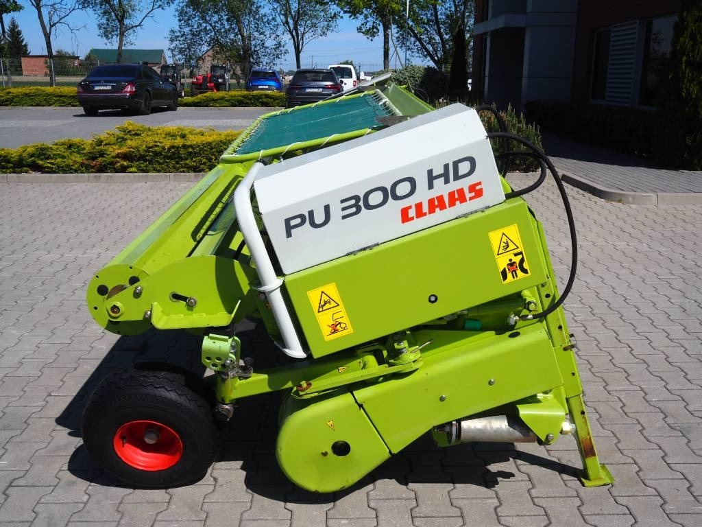 Claas PICK UP 300 HD - Ensileuse: photos 2 Claas PICK UP 300 HD - Ensileuse: photos 2