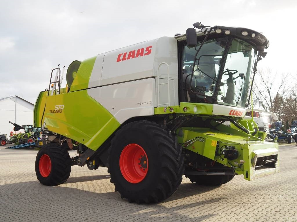 Claas Tucano 570 GPS + V770 - Moissonneuse-batteuse: photos 4 Claas Tucano 570 GPS + V770 - Moissonneuse-batteuse: photos 4