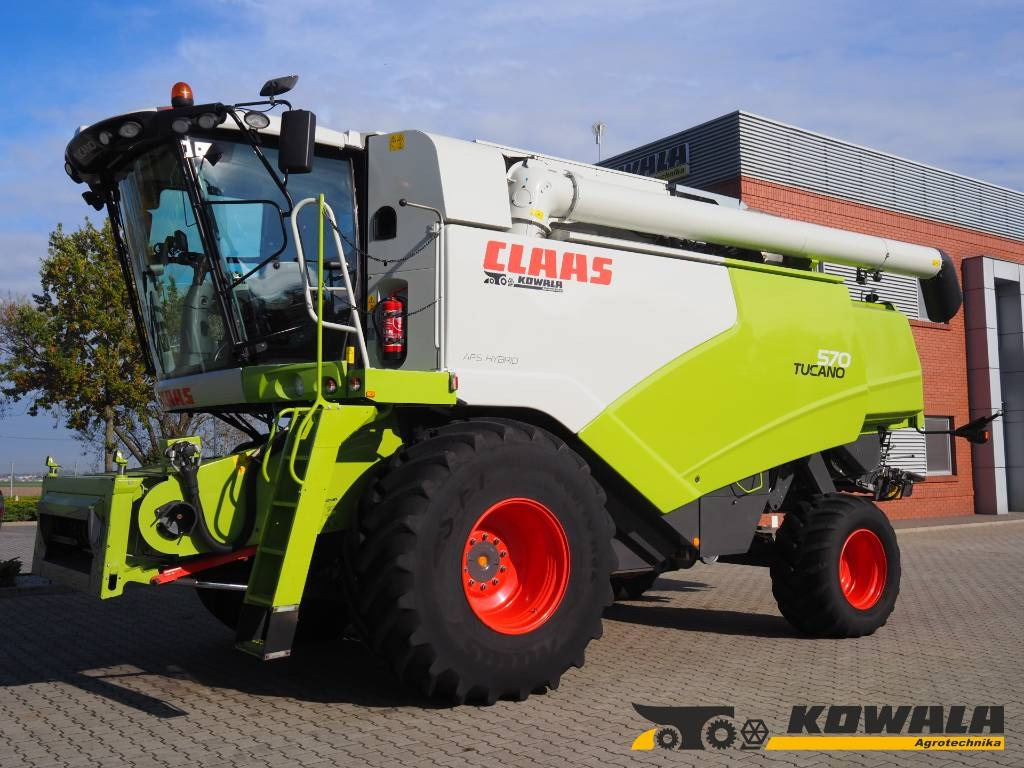 Claas Tucano 570 GPS + V770 - Moissonneuse-batteuse: photos 1 Claas Tucano 570 GPS + V770 - Moissonneuse-batteuse: photos 1
