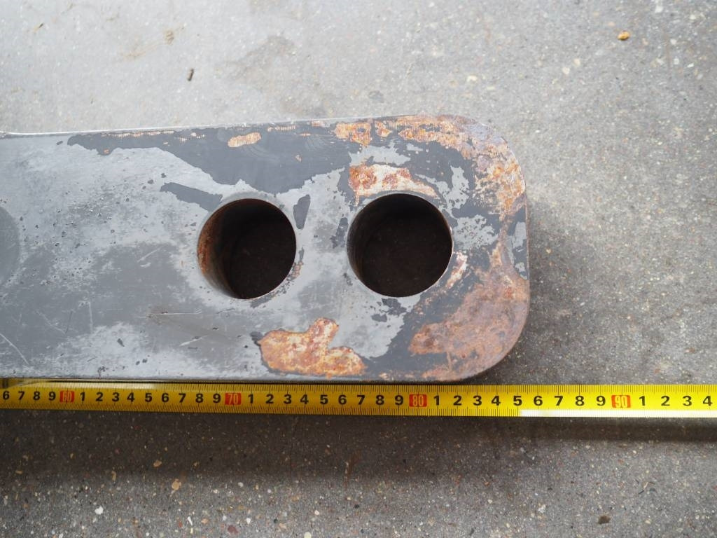 Claas Xerion - bumper hitch K80 - Carrosserie et extérieur pour Machine agricole: photos 2 Claas Xerion - bumper hitch K80 - Carrosserie et extérieur pour Machine agricole: photos 2