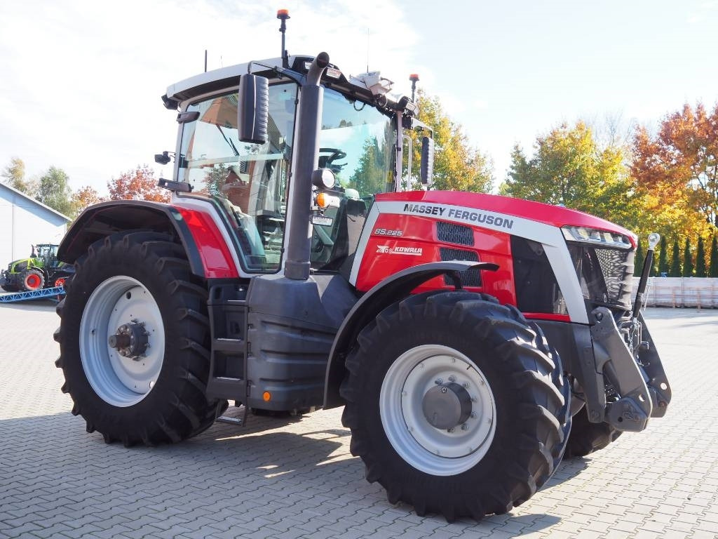 Massey Ferguson 8S.225 Dyna-7, GPS - RTK - Tracteur agricole: photos 4 Massey Ferguson 8S.225 Dyna-7, GPS - RTK - Tracteur agricole: photos 4