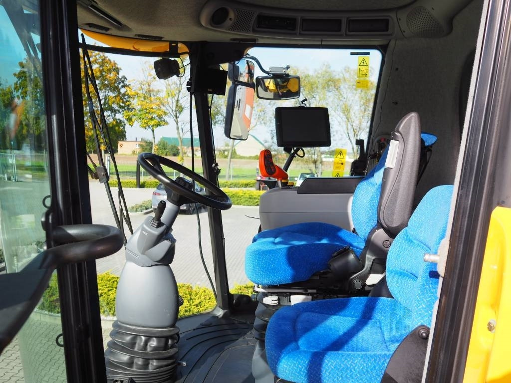 New Holland CR 9090 - Moissonneuse-batteuse: photos 5 New Holland CR 9090 - Moissonneuse-batteuse: photos 5