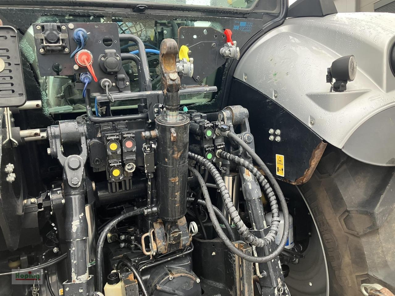 Deutz-Fahr 6185 Agrotron TTV Vo - Tracteur agricole: photos 4 Deutz-Fahr 6185 Agrotron TTV Vo - Tracteur agricole: photos 4