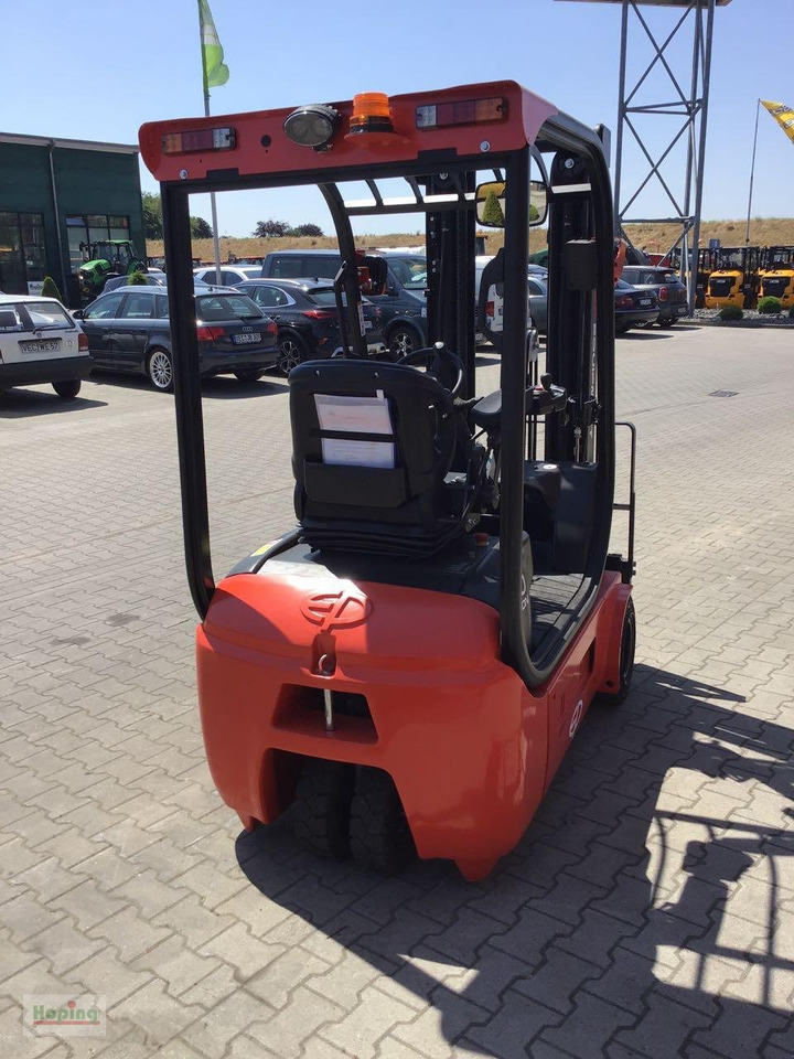 EP Equipment TDL201 - Chariot élévateur électrique: photos 4 EP Equipment TDL201 - Chariot élévateur électrique: photos 4